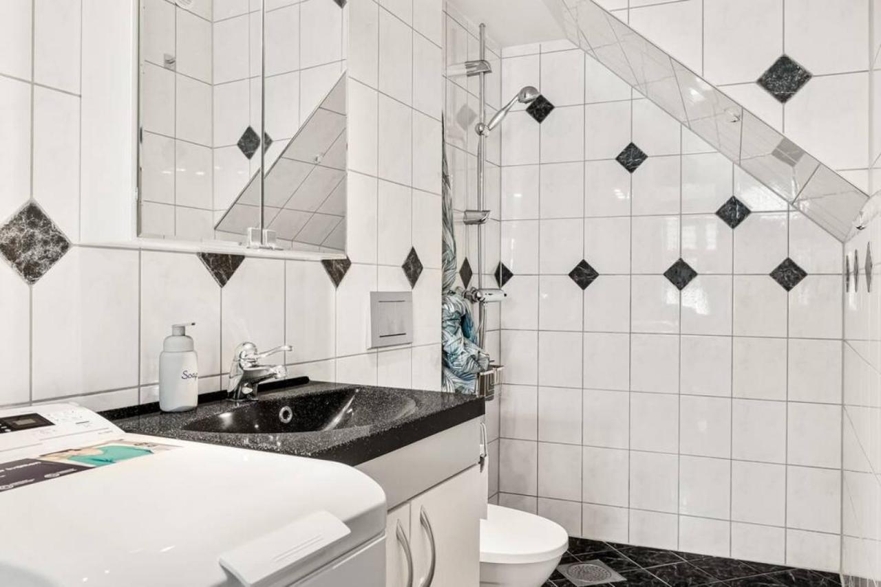 Dinbnb Apartments I Historical Two-Floor Apartment With Rooftop Panorama I 1645 Heritage Bergen Zewnętrze zdjęcie