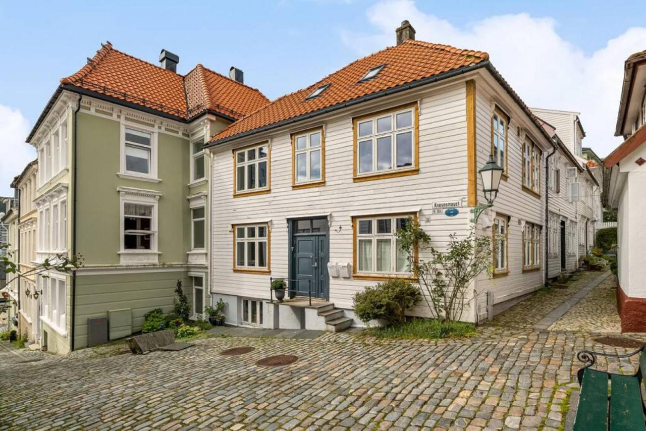 Dinbnb Apartments I Historical Two-Floor Apartment With Rooftop Panorama I 1645 Heritage Bergen Zewnętrze zdjęcie