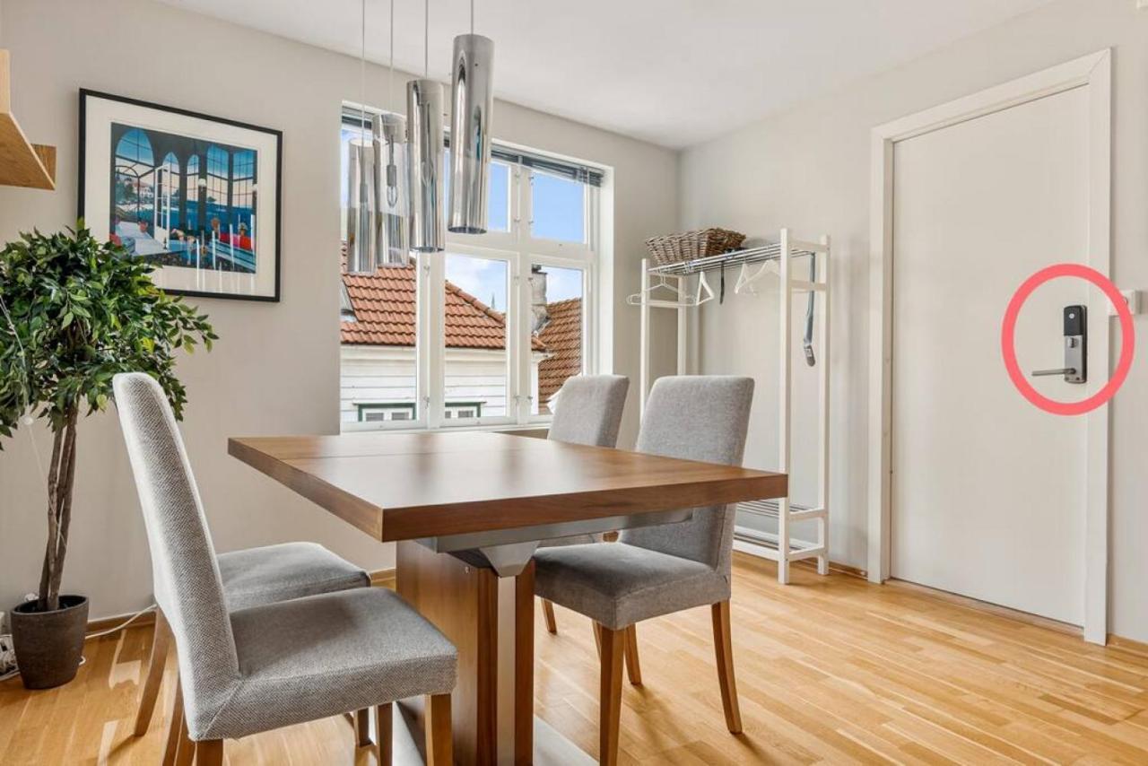 Dinbnb Apartments I Historical Two-Floor Apartment With Rooftop Panorama I 1645 Heritage Bergen Zewnętrze zdjęcie