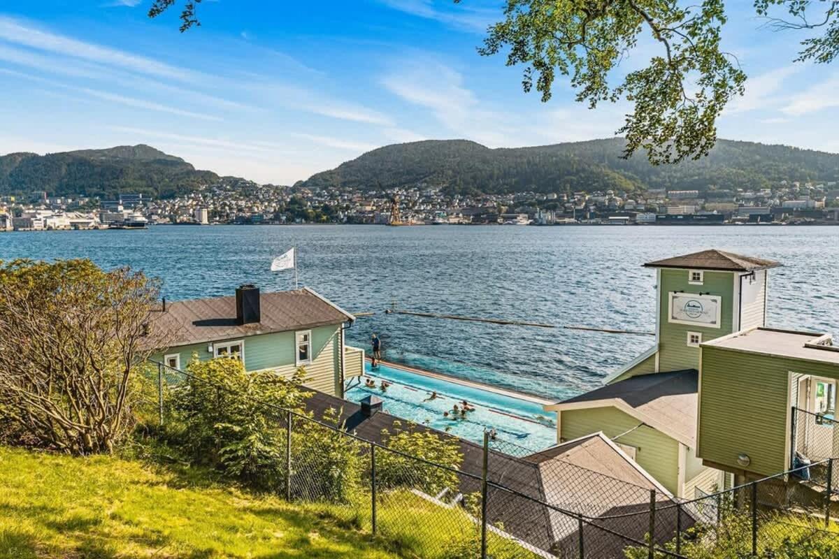 Dinbnb Apartments I Historical Two-Floor Apartment With Rooftop Panorama I 1645 Heritage Bergen Zewnętrze zdjęcie