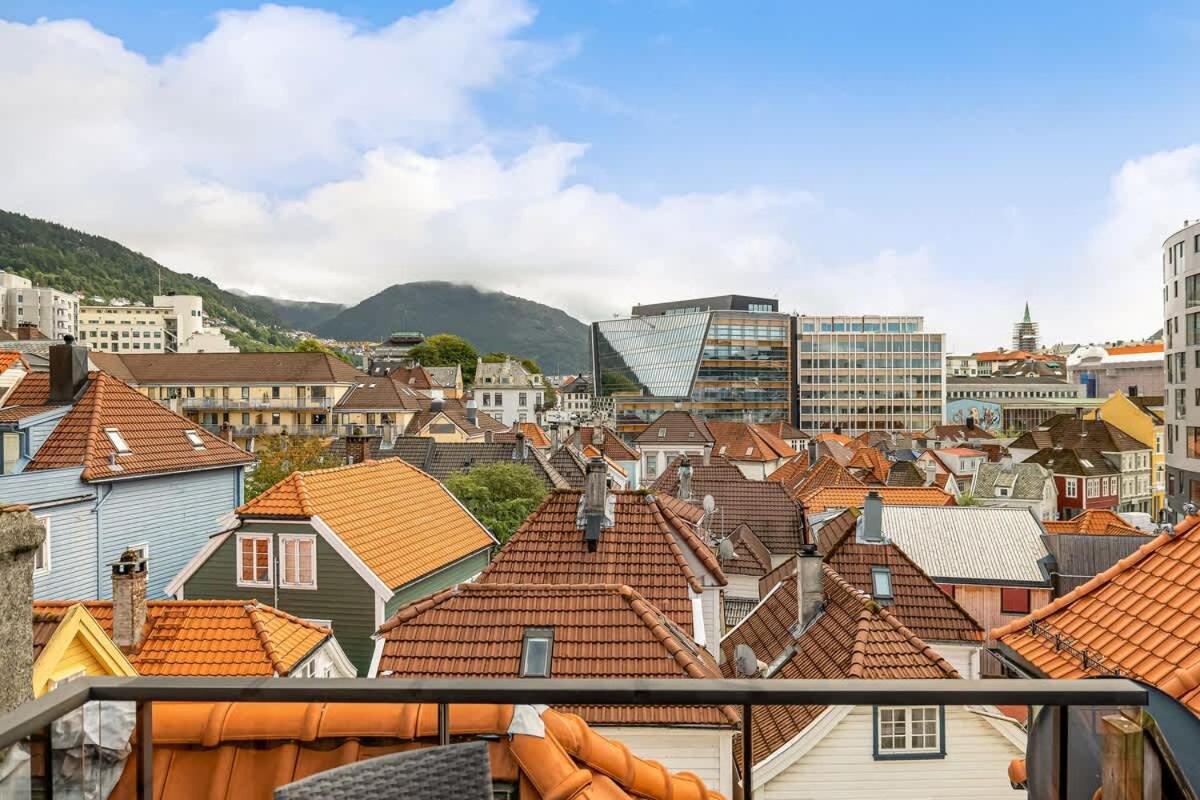 Dinbnb Apartments I Historical Two-Floor Apartment With Rooftop Panorama I 1645 Heritage Bergen Zewnętrze zdjęcie